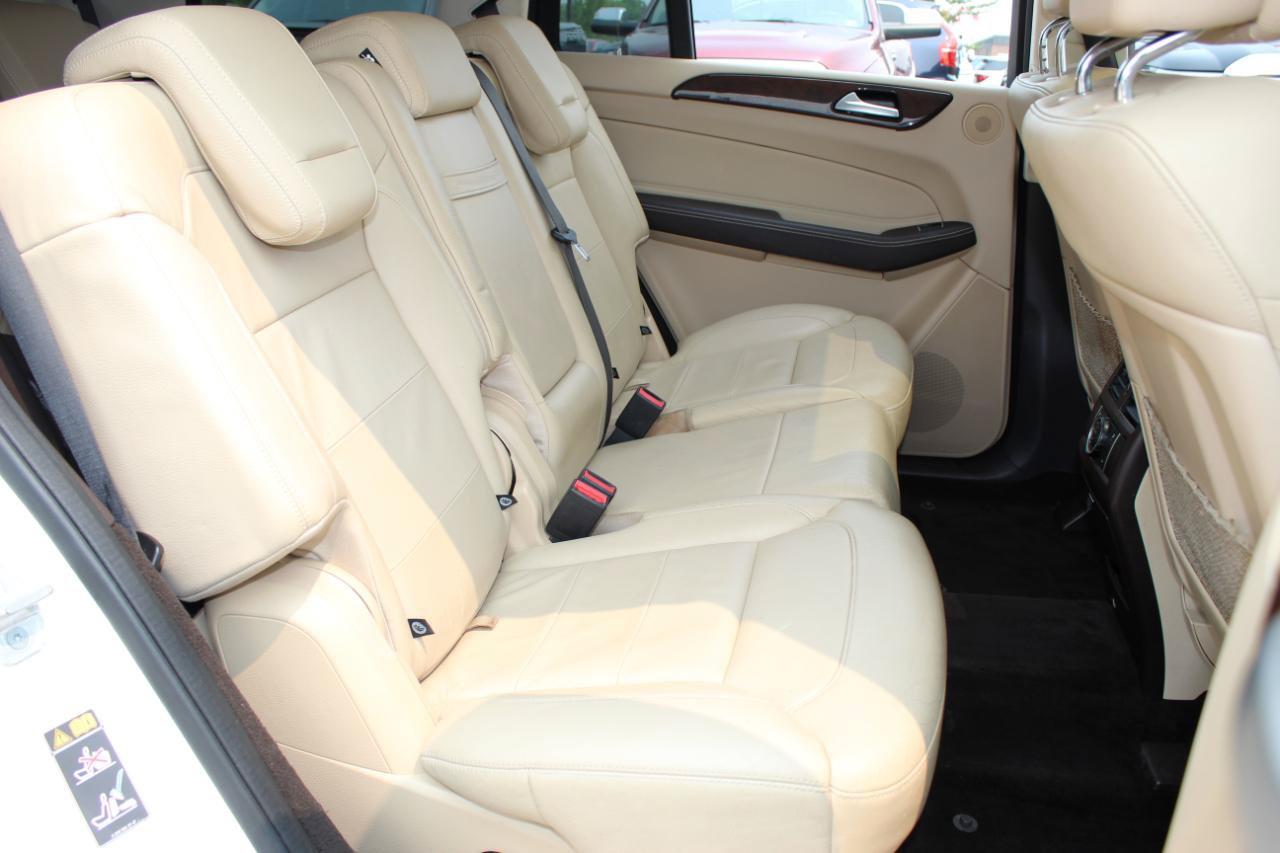Used 2017 Mercedes-Benz GLS 450 4MATIC image 25