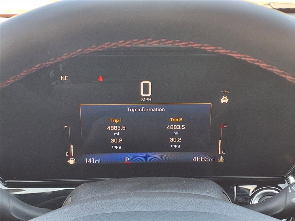 Used 2025 Chevrolet Trax RS w/ Driver Confidence Package image 23