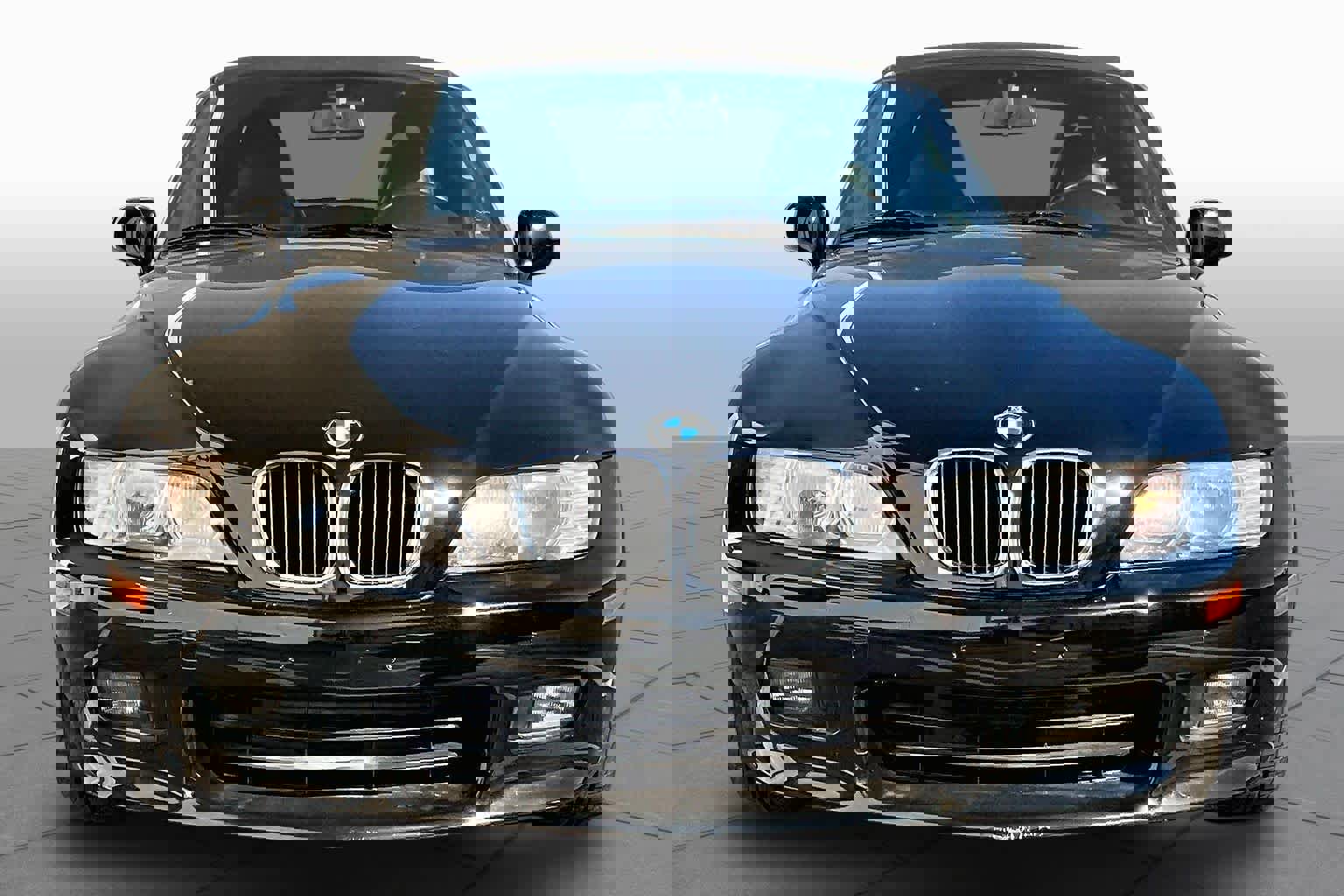 Used 2000 BMW Z3 2.5i image 3