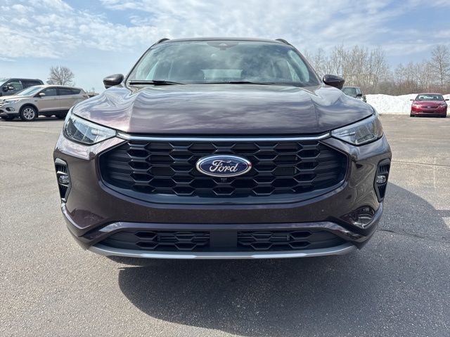 Certified 2023 Ford Escape ST-Line Select w/ Tech Pack #2 image 3