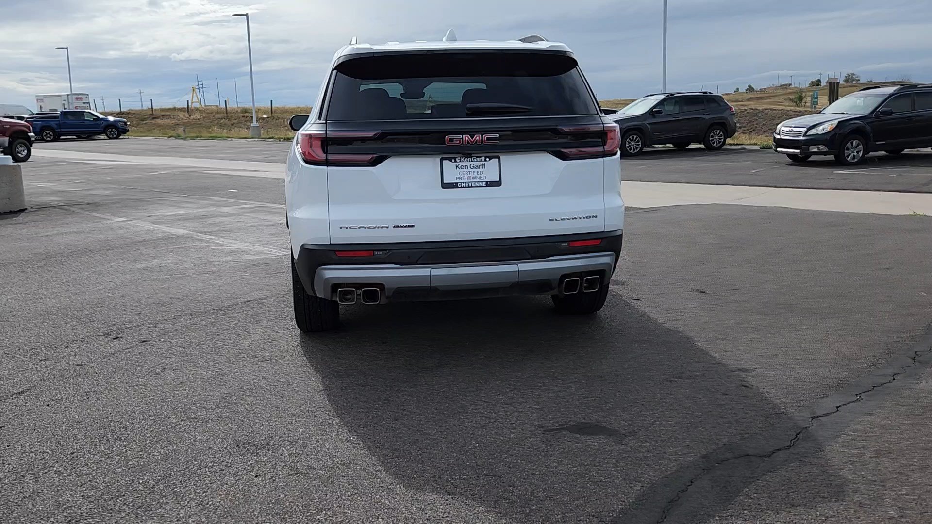 Used 2026 GMC Acadia Elevation w/ Elevation Premium Package AWD/4WD image 3