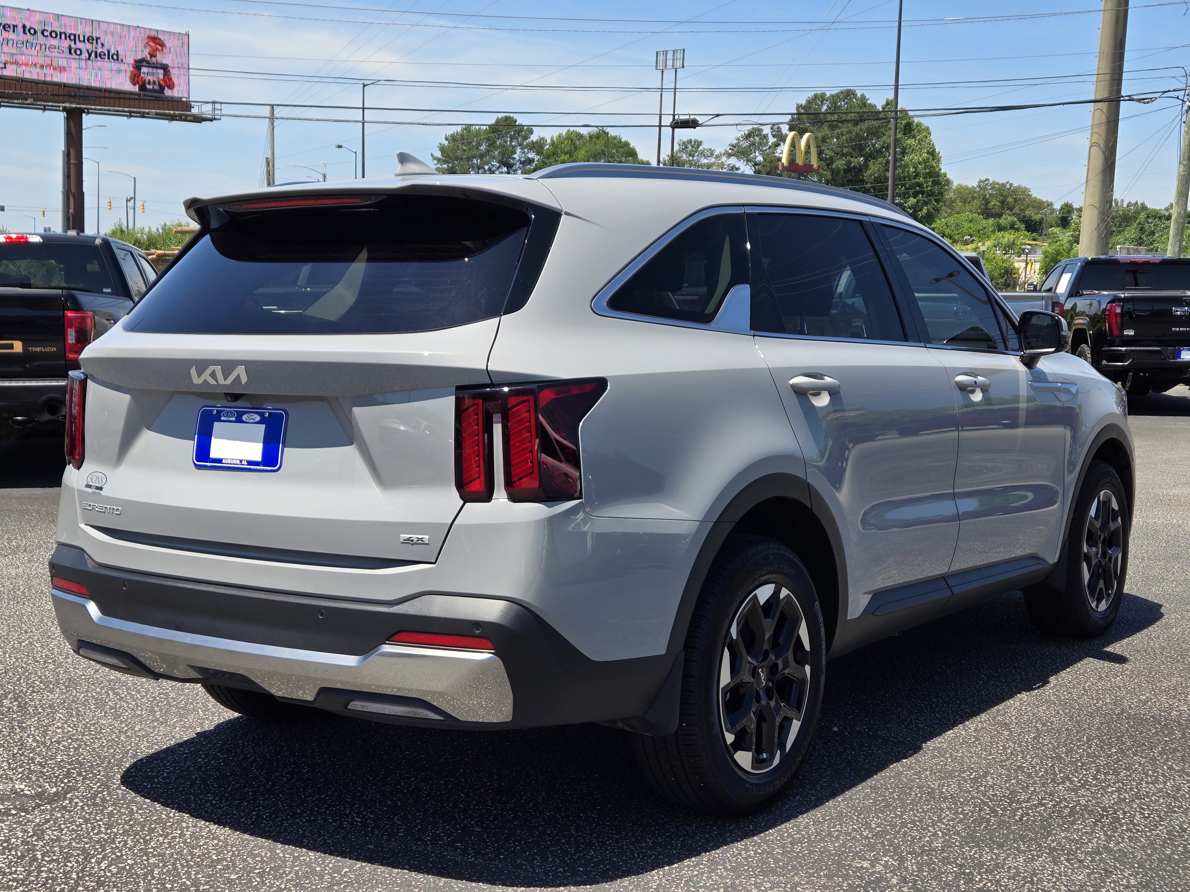 Used 2025 Kia Sorento S w/ Panoramic Sunroof Package AWD/4WD image 8