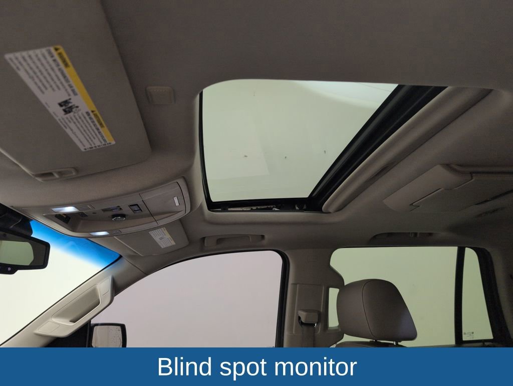 Used 2015 GMC Yukon SLT w/ Open Road Package image 8