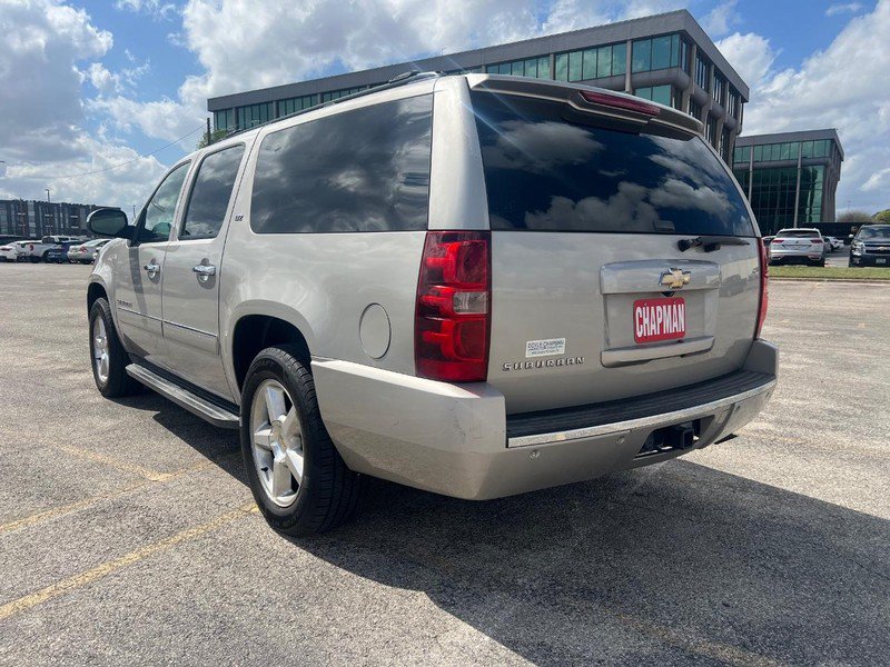 Used 2009 Chevrolet Suburban LTZ RWD image 7