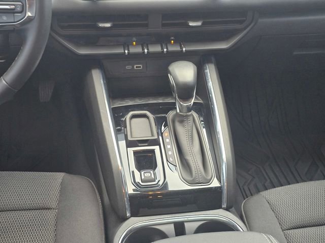 Used 2024 GMC Canyon Elevation image 17