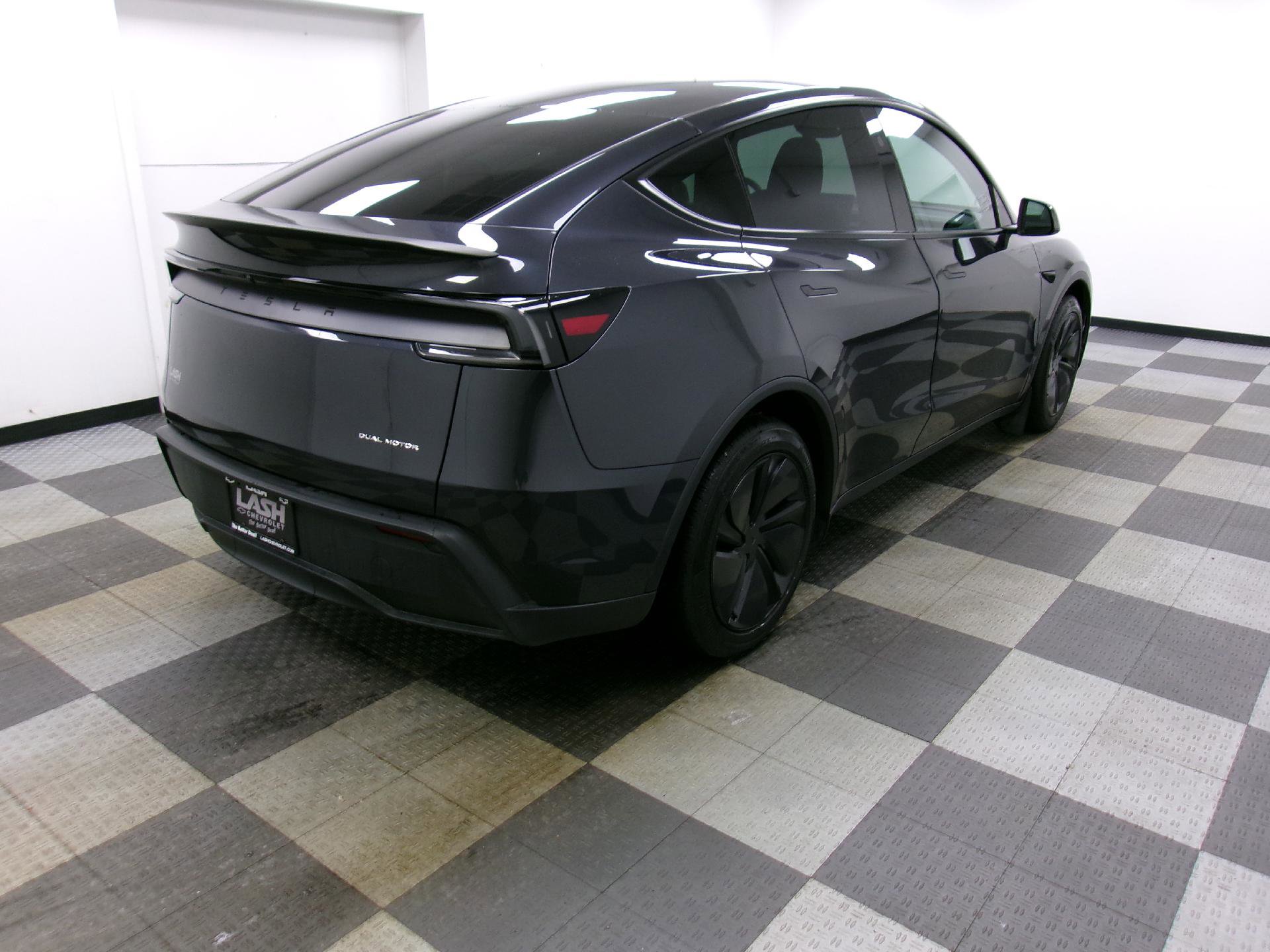 Used 2026 Tesla Model Y Long Range image 16