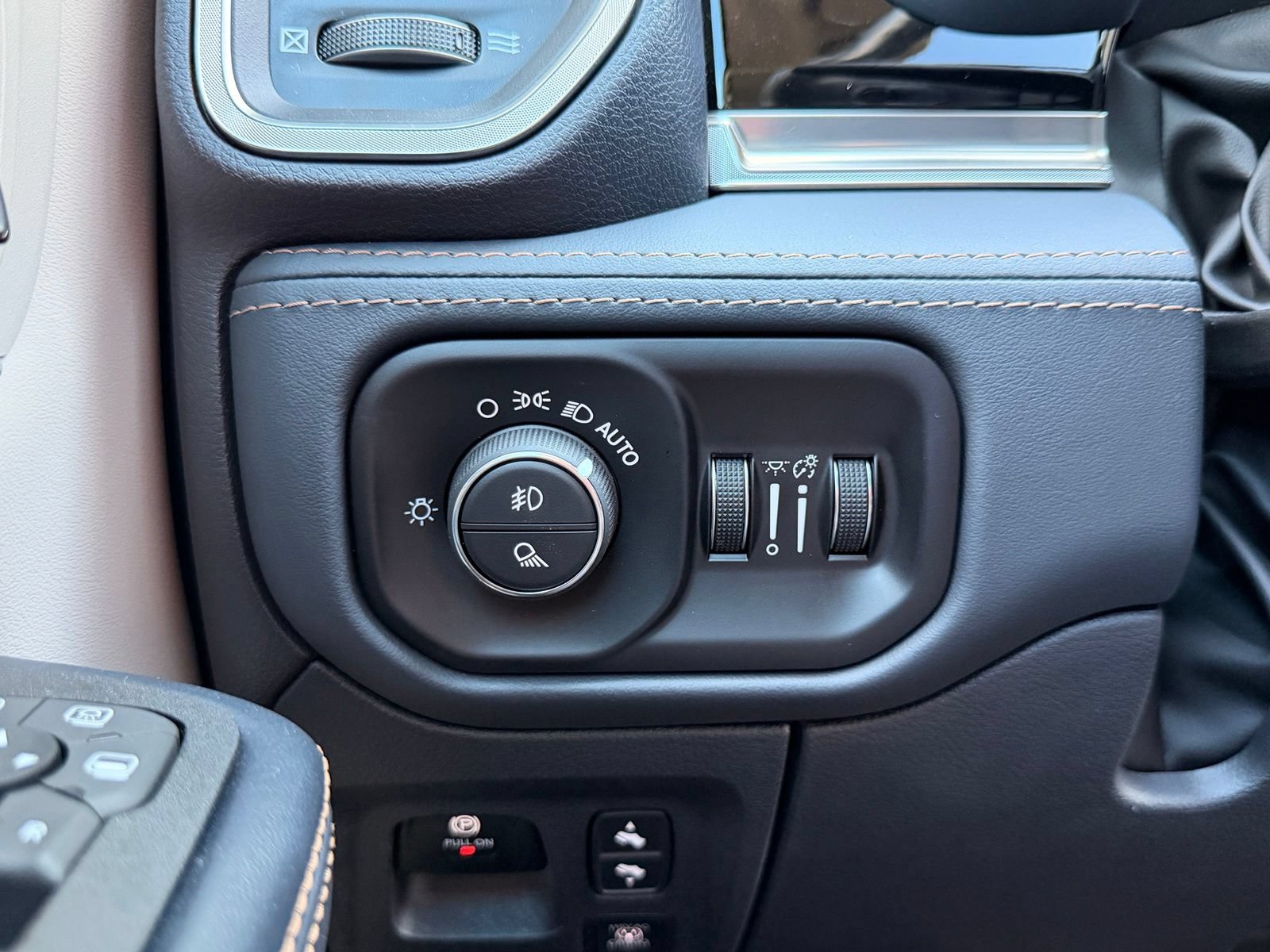 Used 2025 RAM 1500 Tungsten w/ Towing Technology Group AWD/4WD image 21