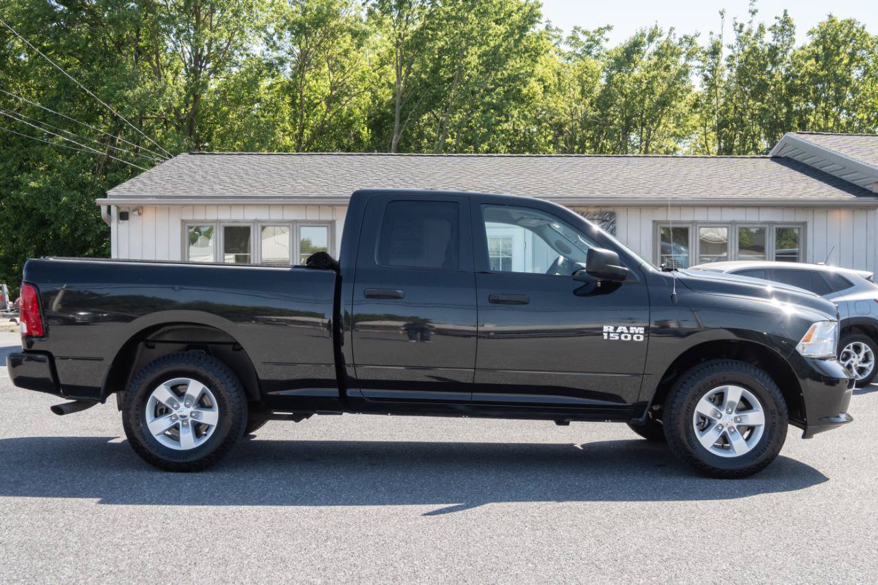 Used 2017 RAM 1500 Express AWD/4WD image 10