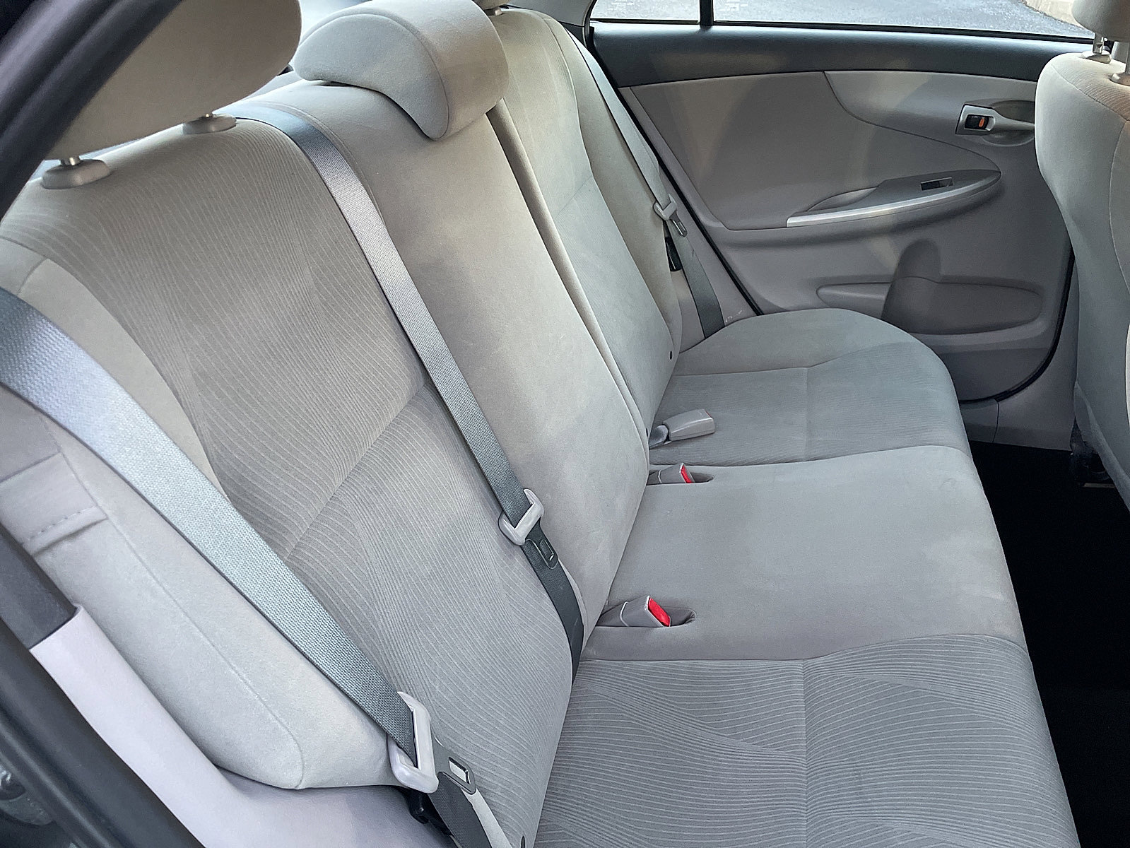 Used 2013 Toyota Corolla LE image 29