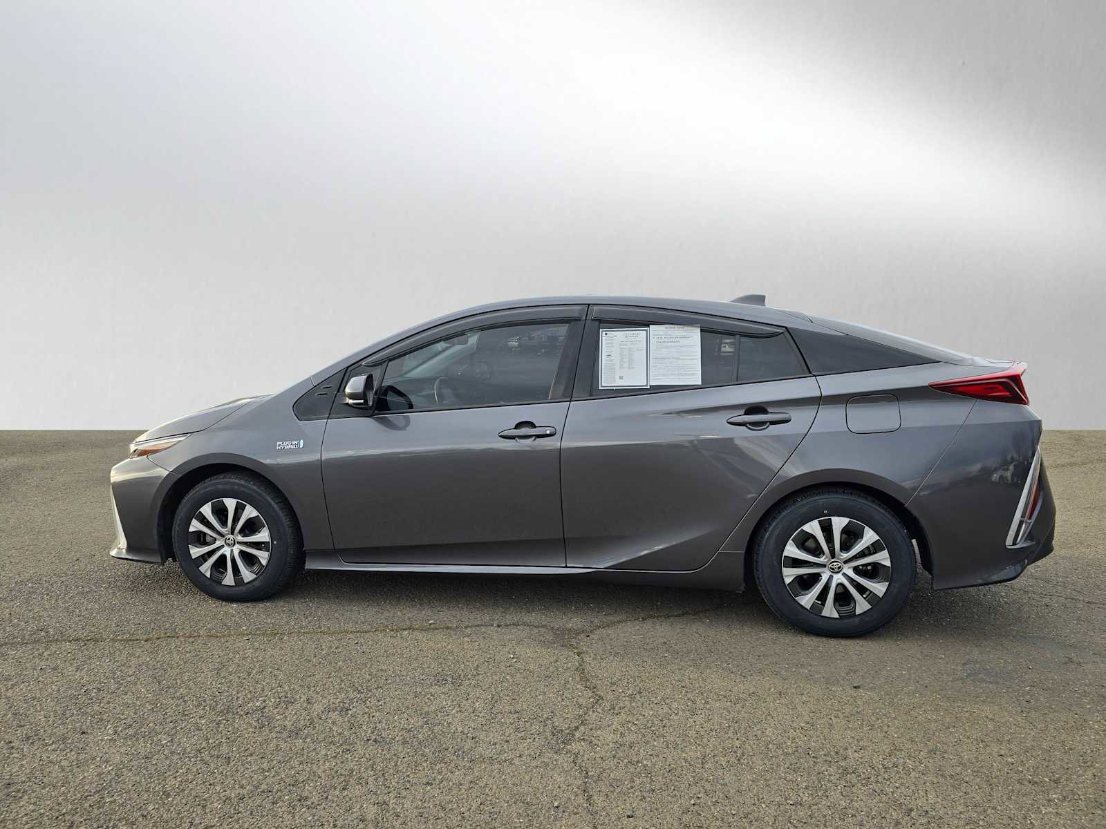 Used 2021 Toyota Prius Prime XLE image 7