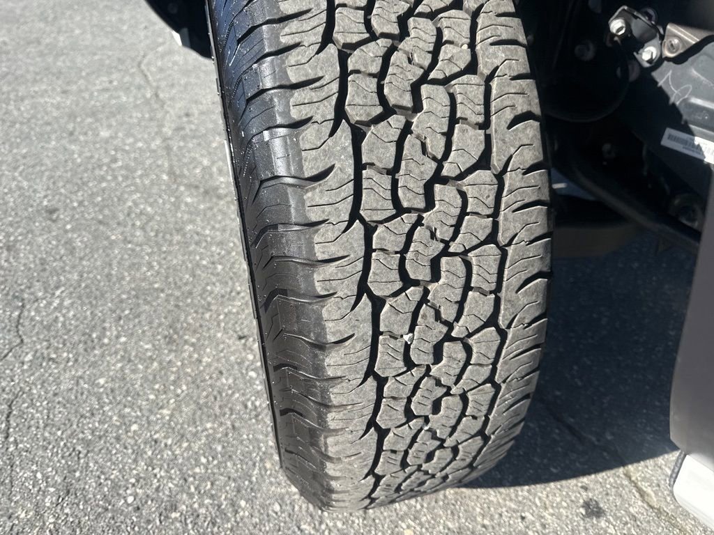 Used 2024 Toyota Tacoma TRD Off-Road image 33