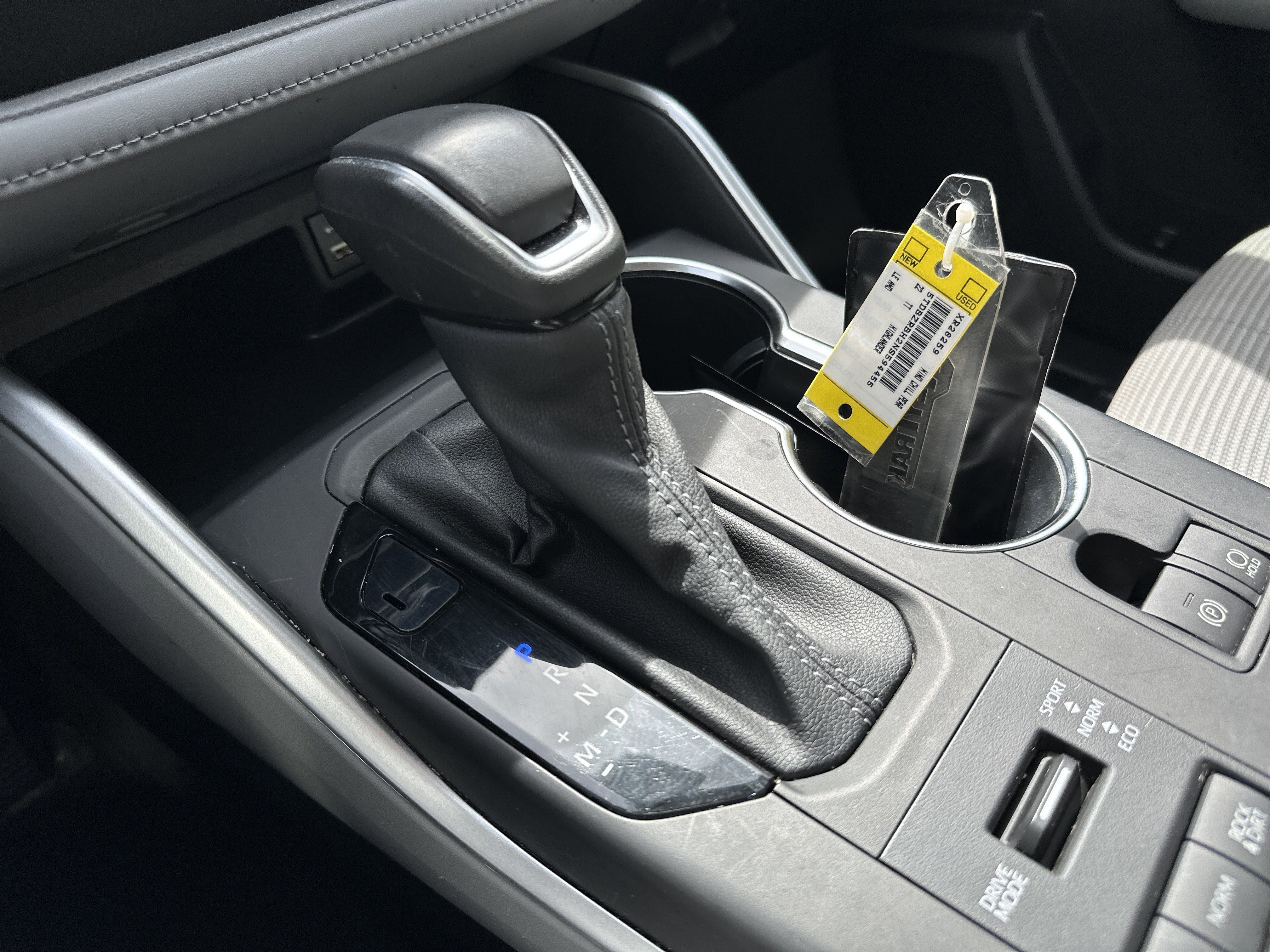 Used 2022 Toyota Highlander LE image 23