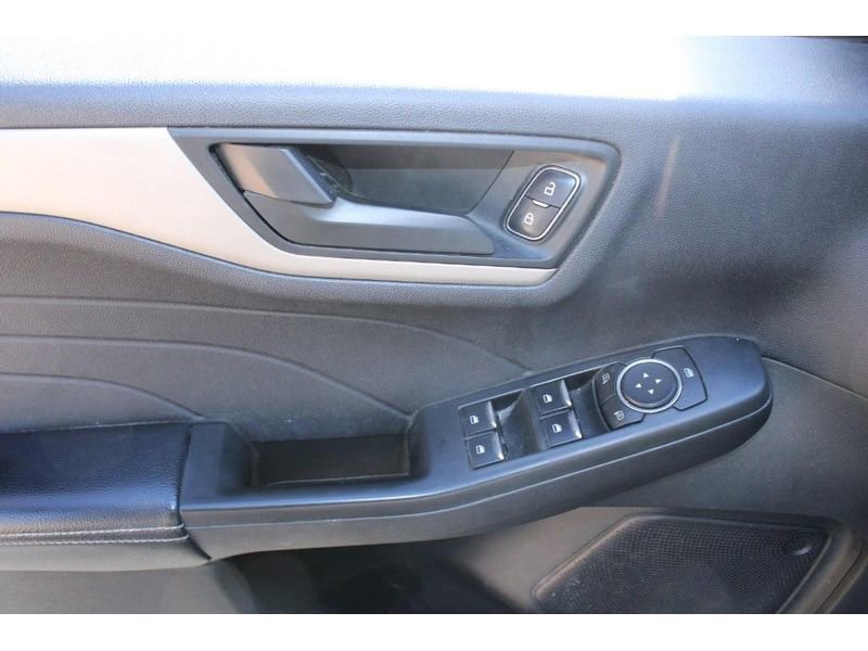 Used 2022 Ford Escape SE w/ SE Sport Appearance Package image 17