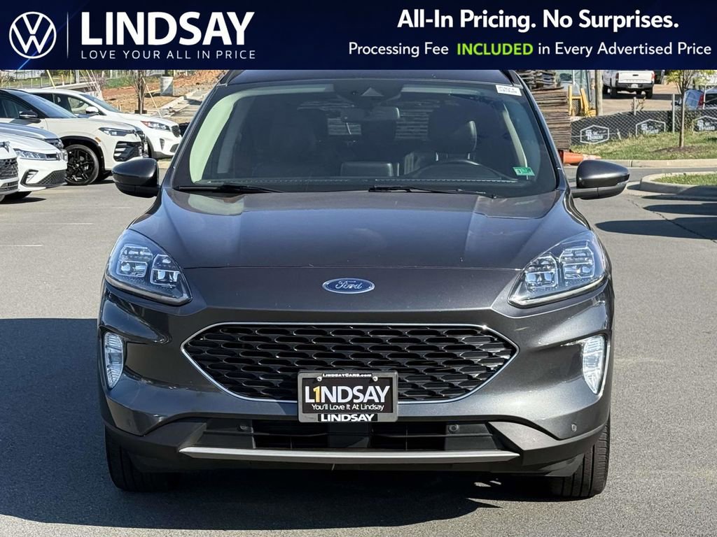 Used 2020 Ford Escape Titanium image 3