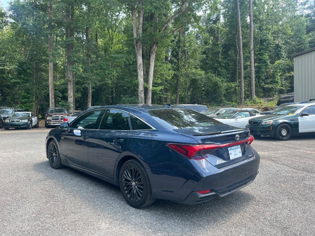 Used 2019 Toyota Avalon XSE w/ Four Season Floor Mat Package FWD image 7