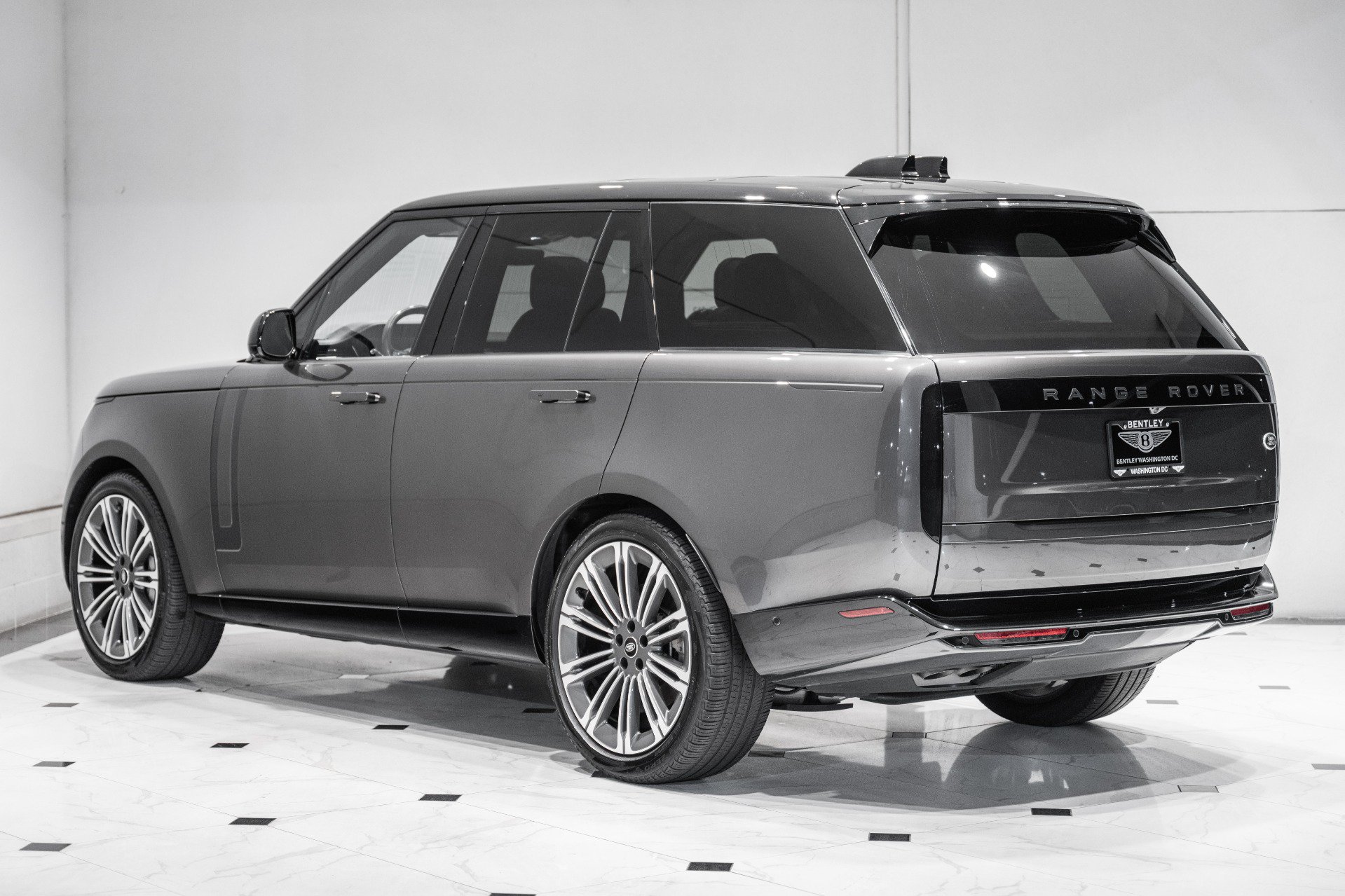 Used 2023 Land Rover Range Rover SE AWD/4WD image 7
