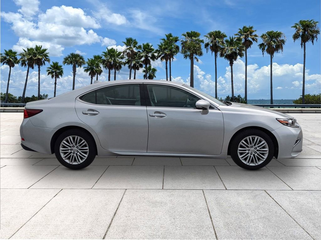 Used 2017 Lexus ES 350 w/ Premium Package image 8