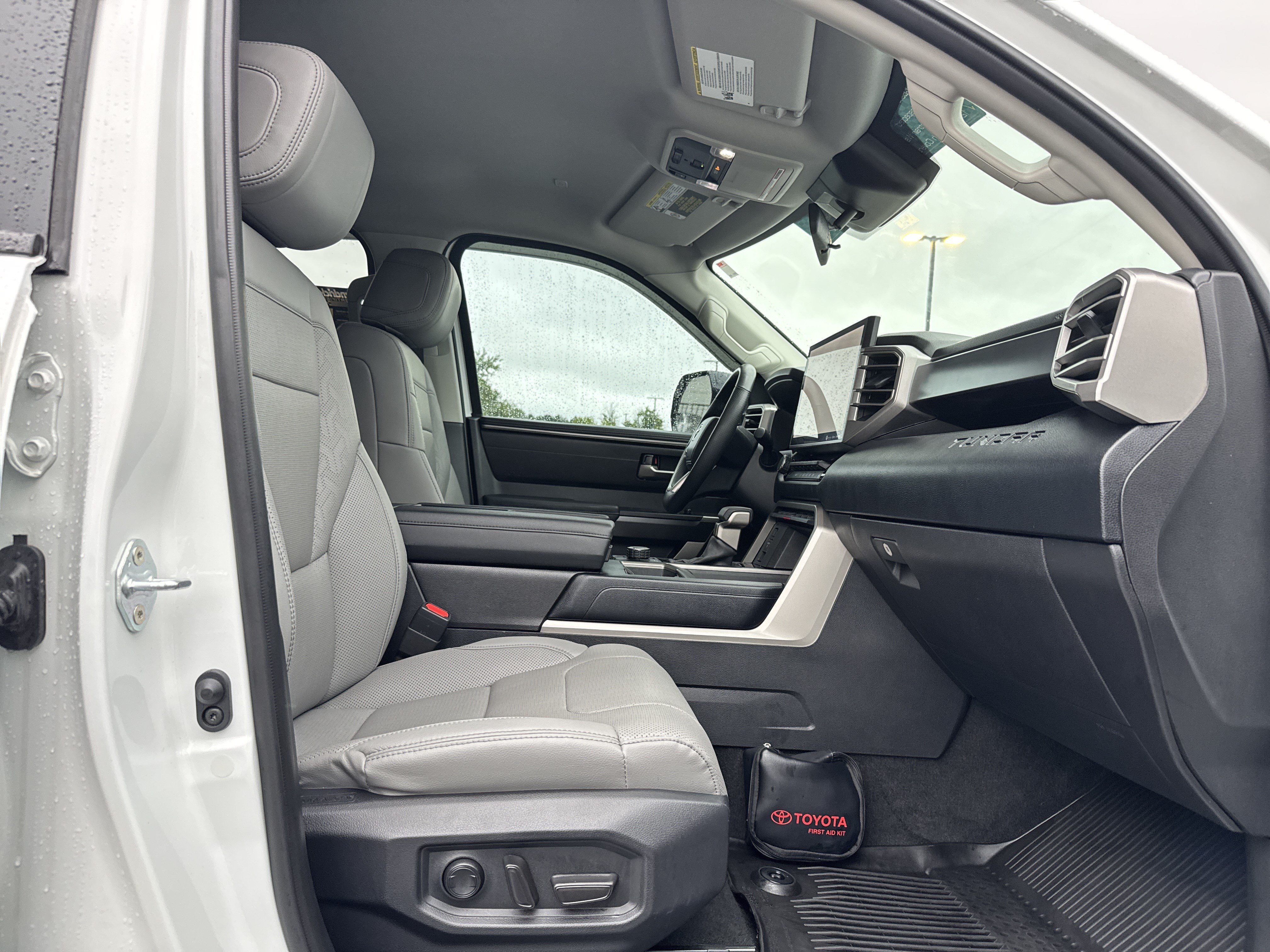 Used 2024 Toyota Tundra SR5 w/ SR5 Premium Package AWD/4WD image 30