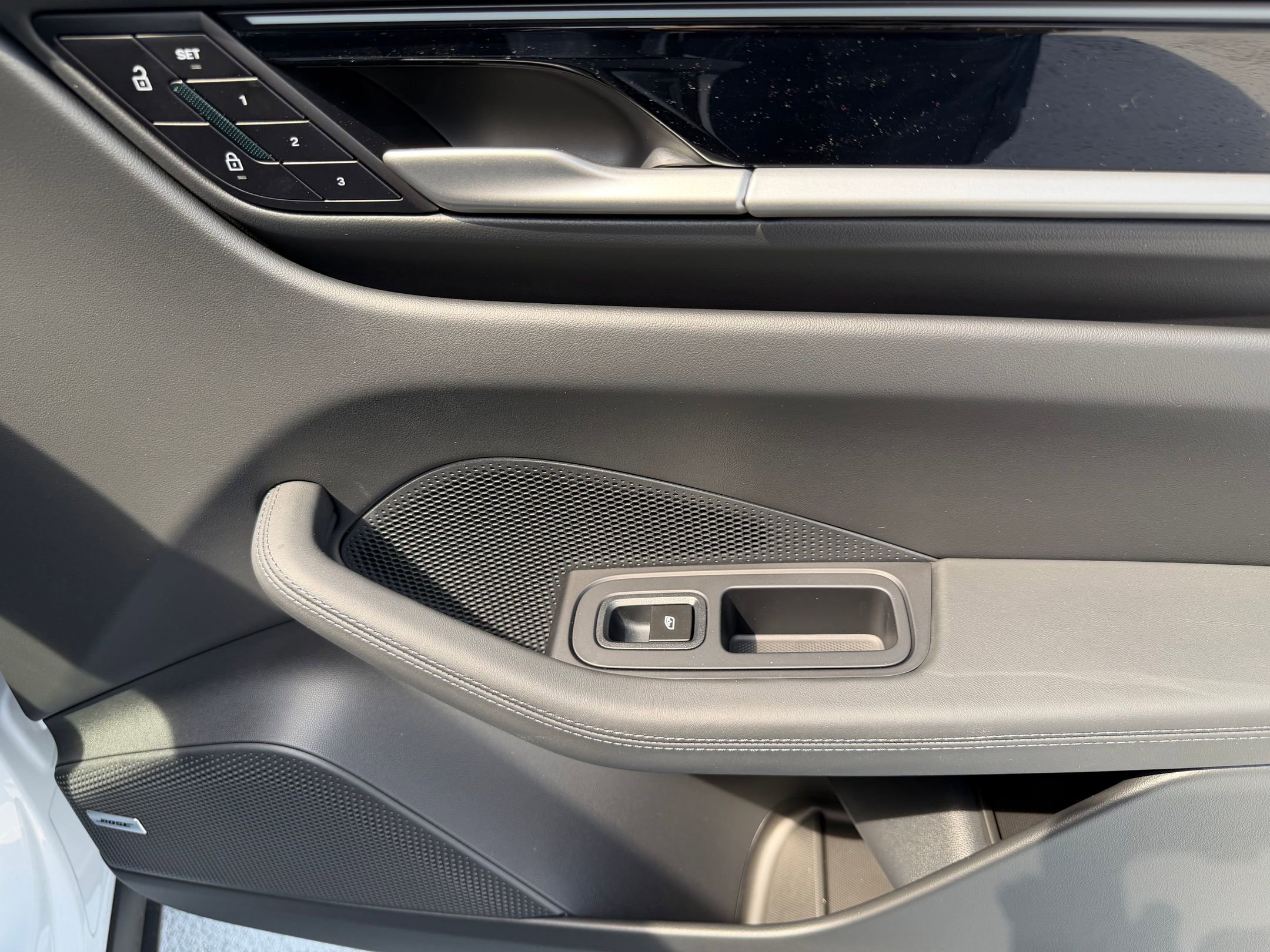 New 2026 Porsche Macan 4 Electric AWD/4WD image 18