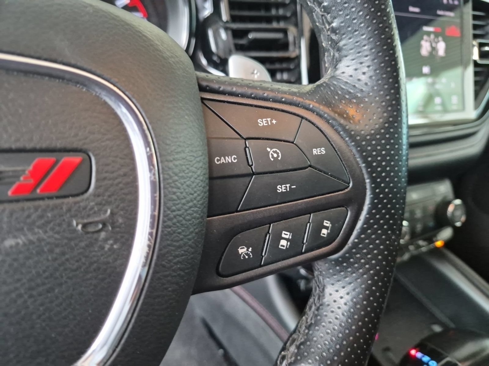 Used 2021 Dodge Durango R/T w/ Technology Group AWD/4WD image 16