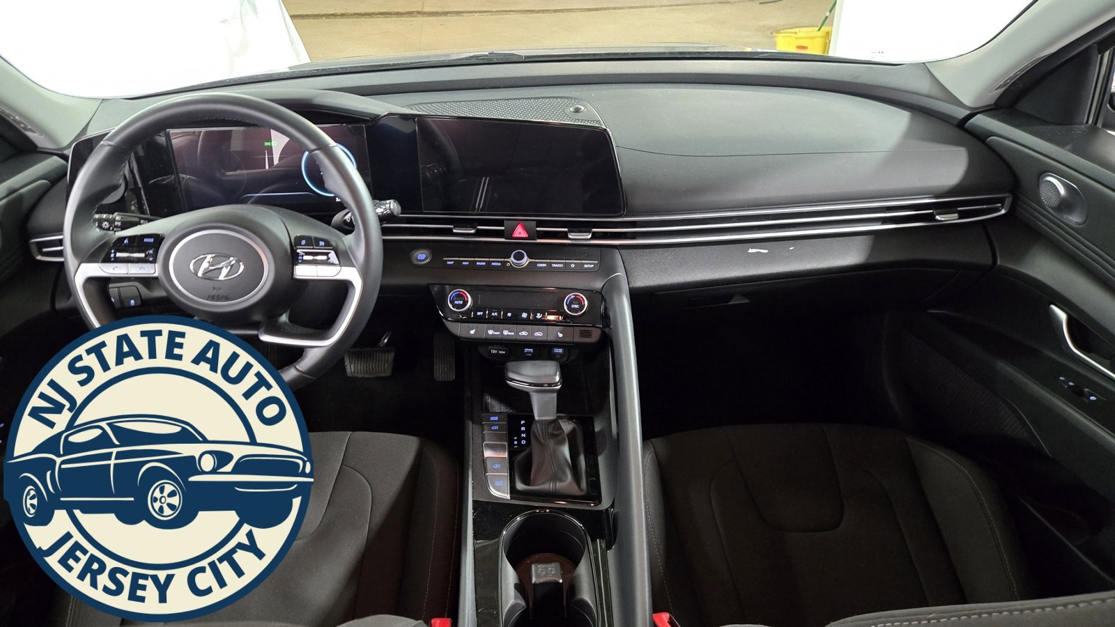 Used 2023 Hyundai Elantra SEL w/ Convenience Package image 24