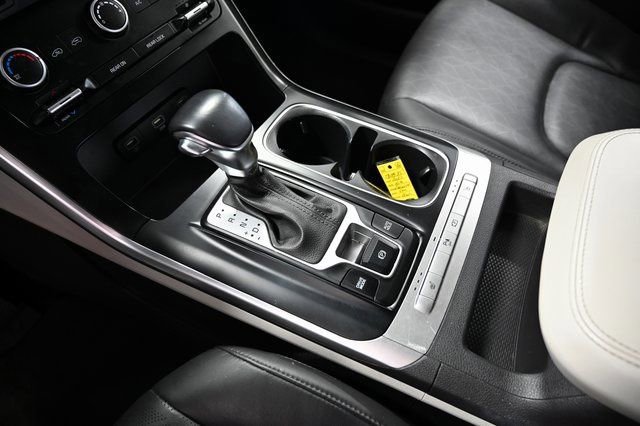 Used 2022 Kia Carnival LX image 18