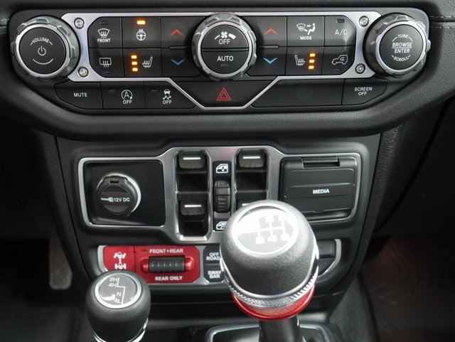 Used 2024 Jeep Wrangler Unlimited Rubicon w/ Convenience Group image 18