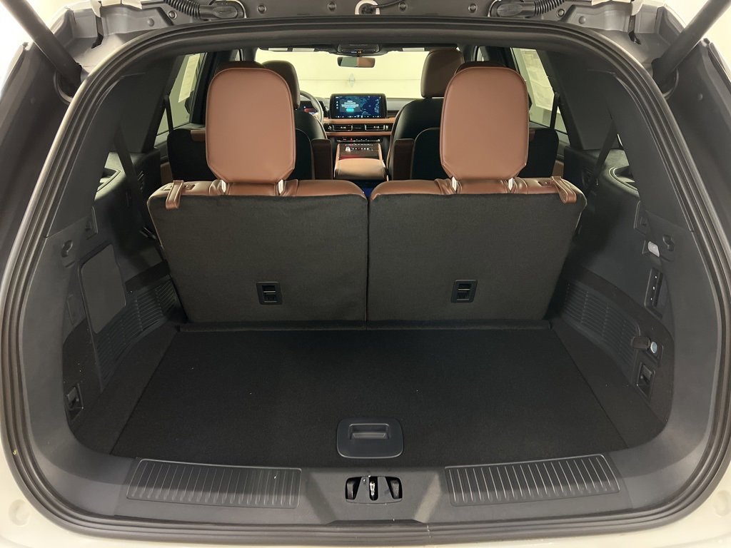 Used 2026 Lincoln Aviator Reserve image 37