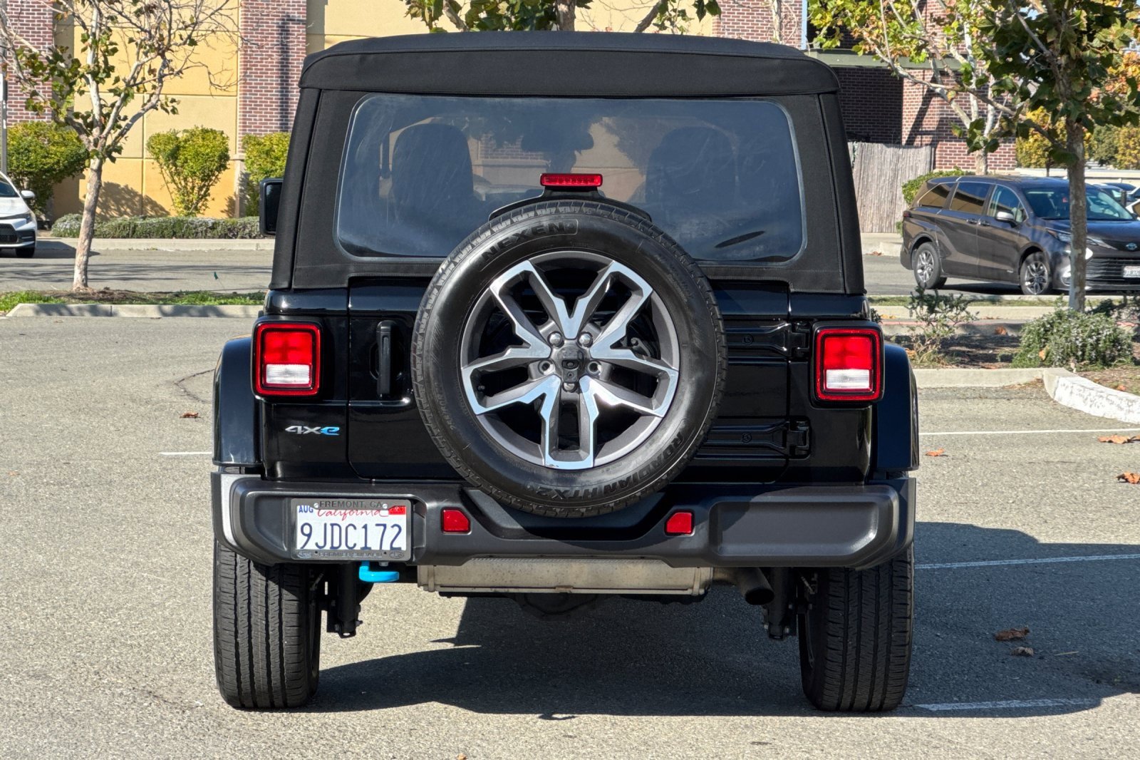 Used 2024 Jeep Wrangler Unlimited image 5