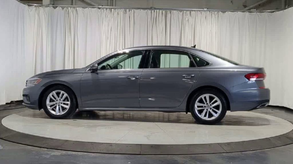 Used 2020 Volkswagen Passat 2.0T SE image 5