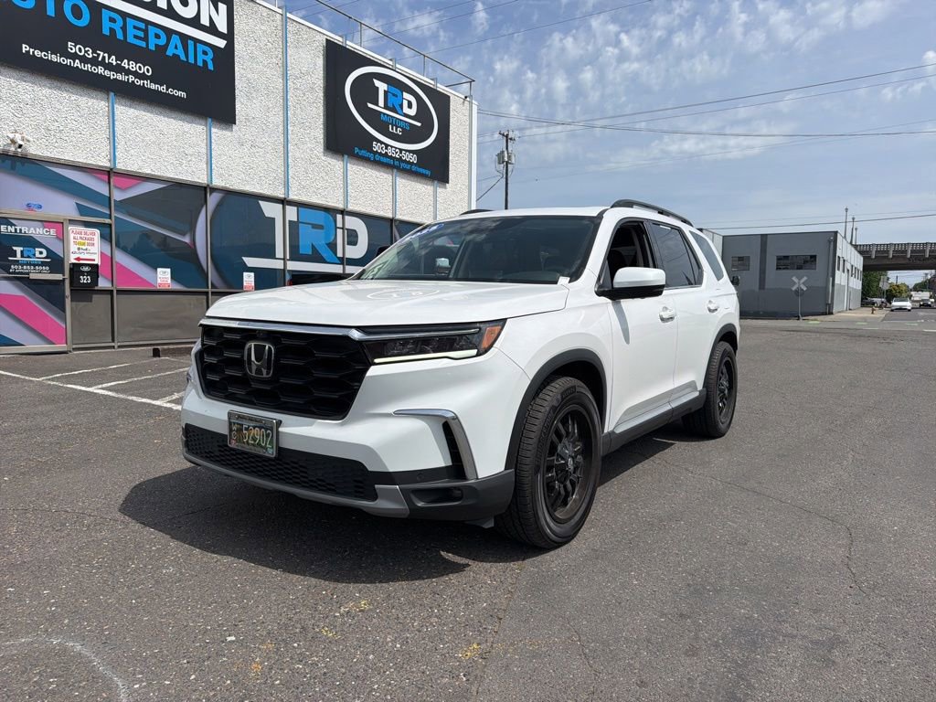 Used 2025 Honda Pilot Elite