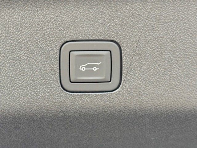 New 2025 Chevrolet Suburban Premier image 40