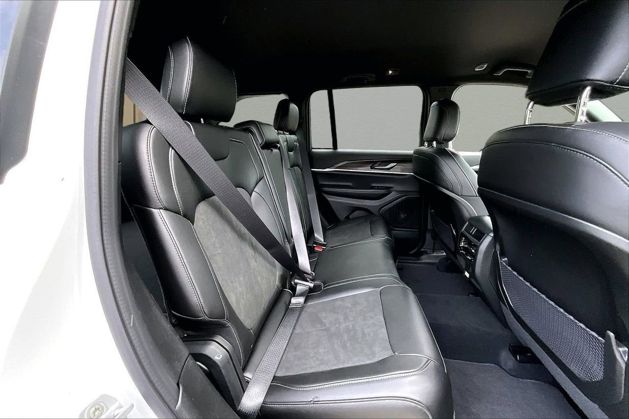 New 2026 Jeep Grand Cherokee Altitude RWD image 20