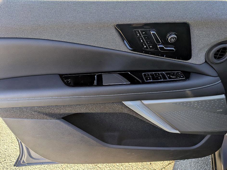 New 2026 Cadillac Optiq Luxury 2 image 12