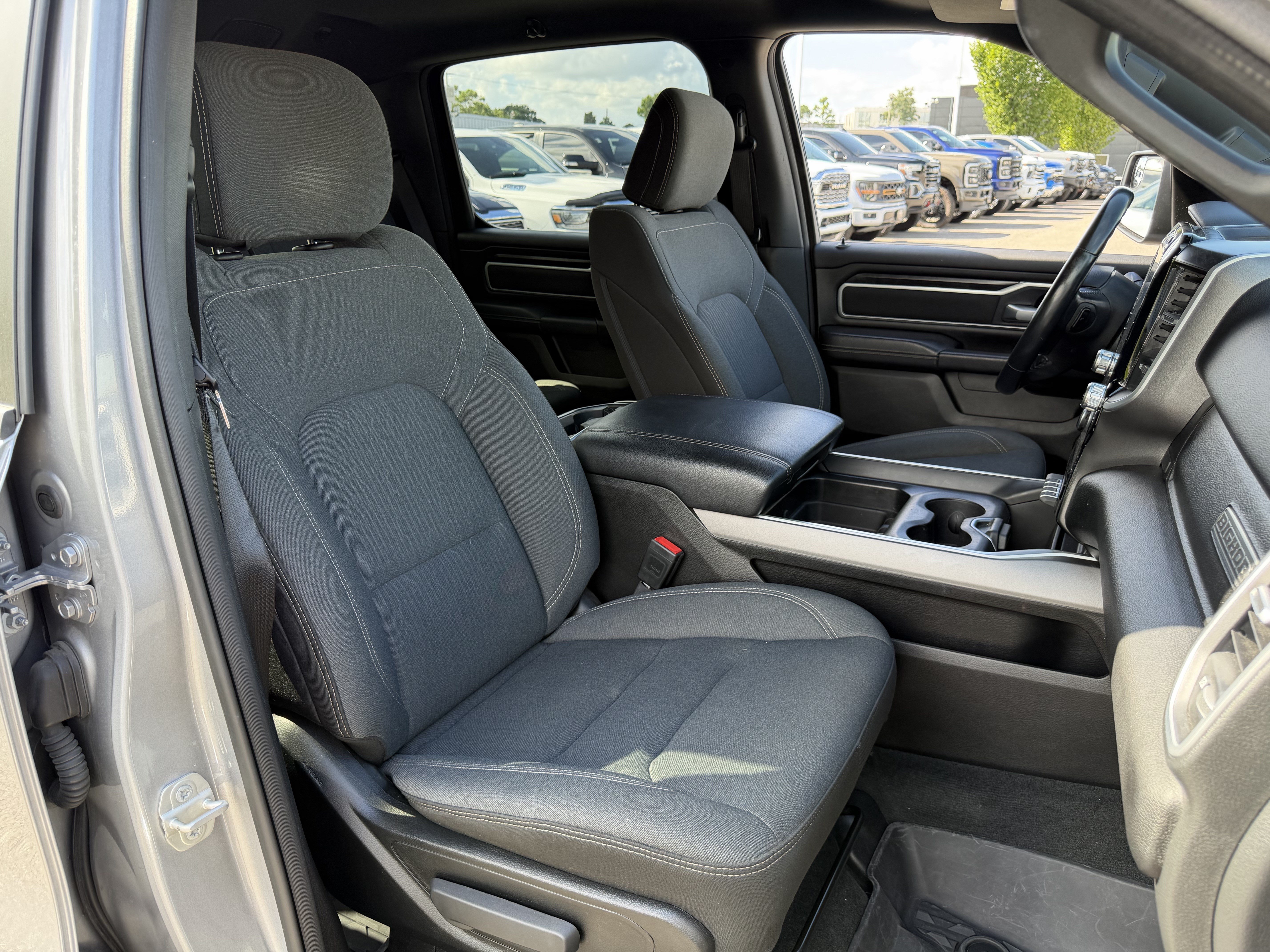 Used 2023 RAM 1500 Big Horn AWD/4WD image 32