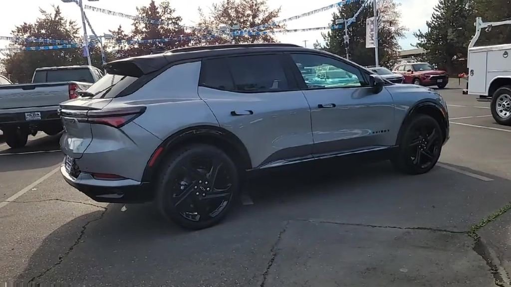 New 2026 Chevrolet Equinox EV RS image 8