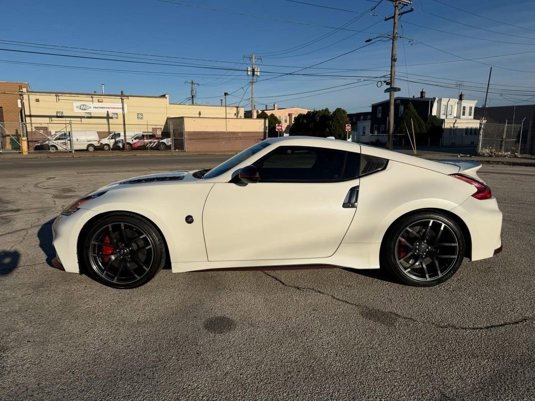 Used 2018 Nissan 370Z NISMO image 3