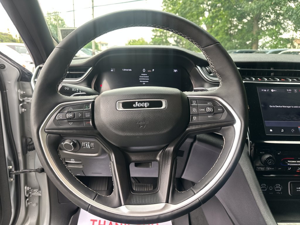 Used 2023 Jeep Grand Cherokee L Laredo AWD/4WD image 13