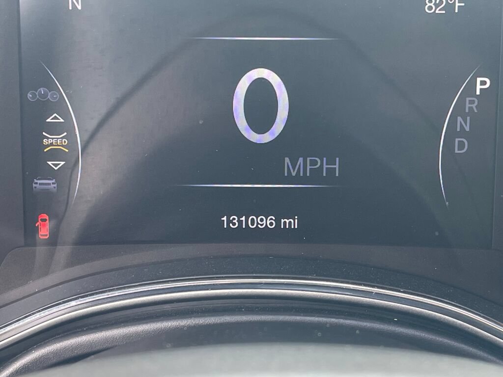 Used 2019 Jeep Grand Cherokee Altitude AWD/4WD image 3