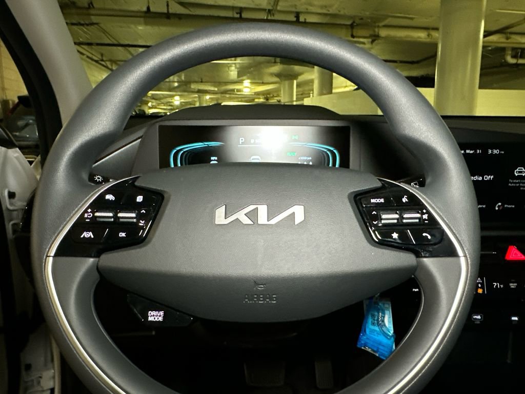 New 2026 Kia Niro LX image 18