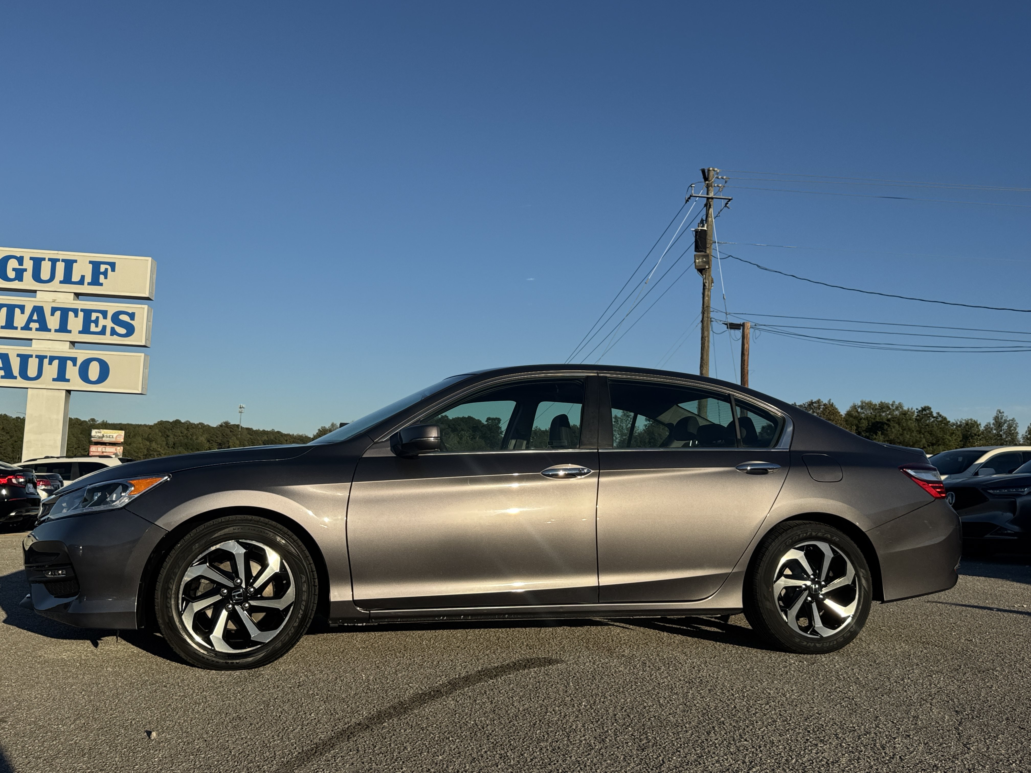 Used 2017 Honda Accord EX-L image 1