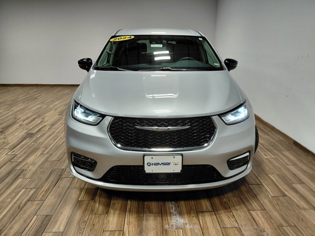 Used 2024 Chrysler Pacifica Touring-L image 19