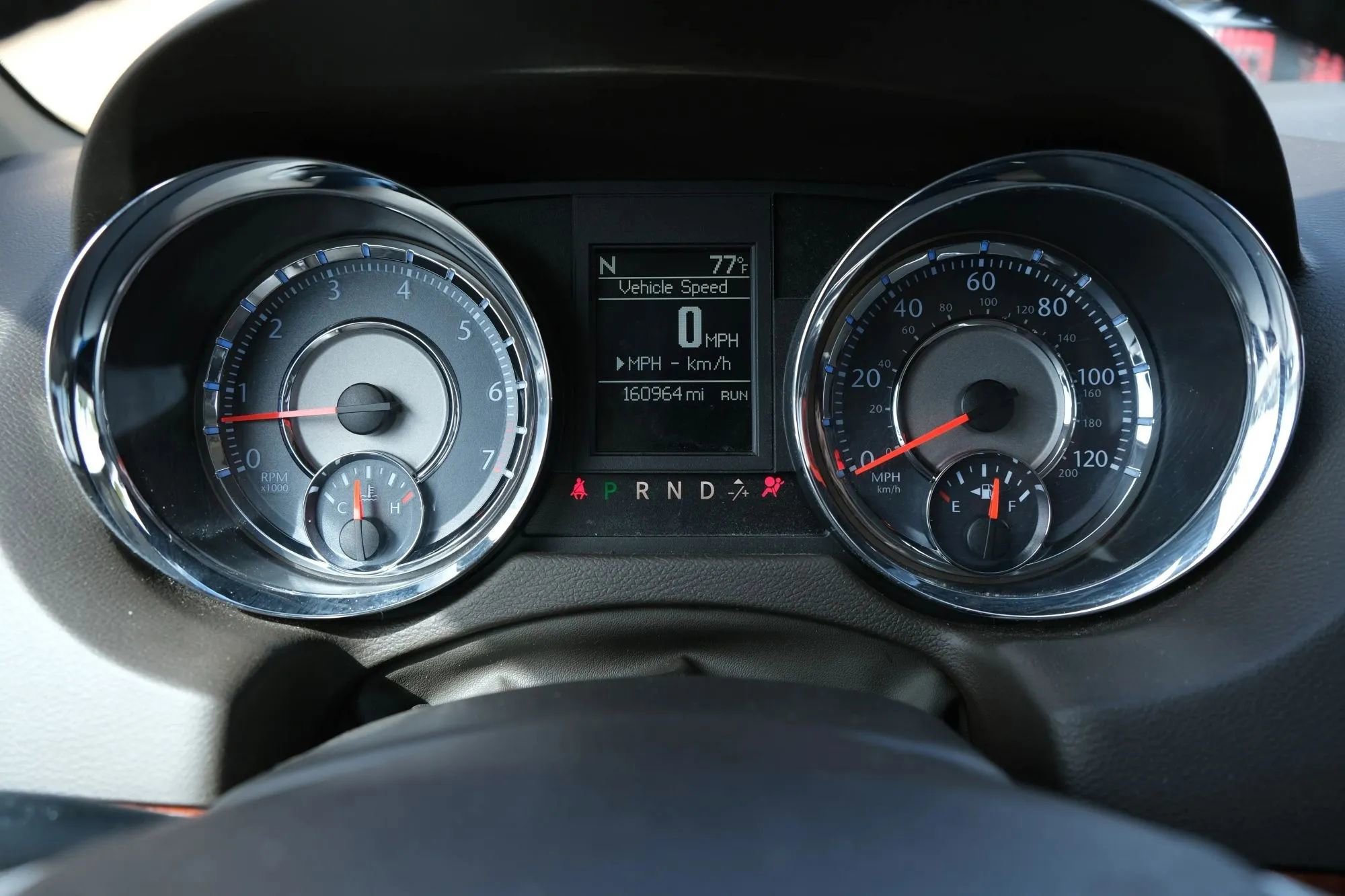 Used 2015 Chrysler Town & Country Touring image 40