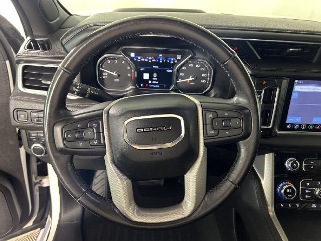 Used 2021 GMC Yukon Denali w/ Denali Premium Package AWD/4WD image 14