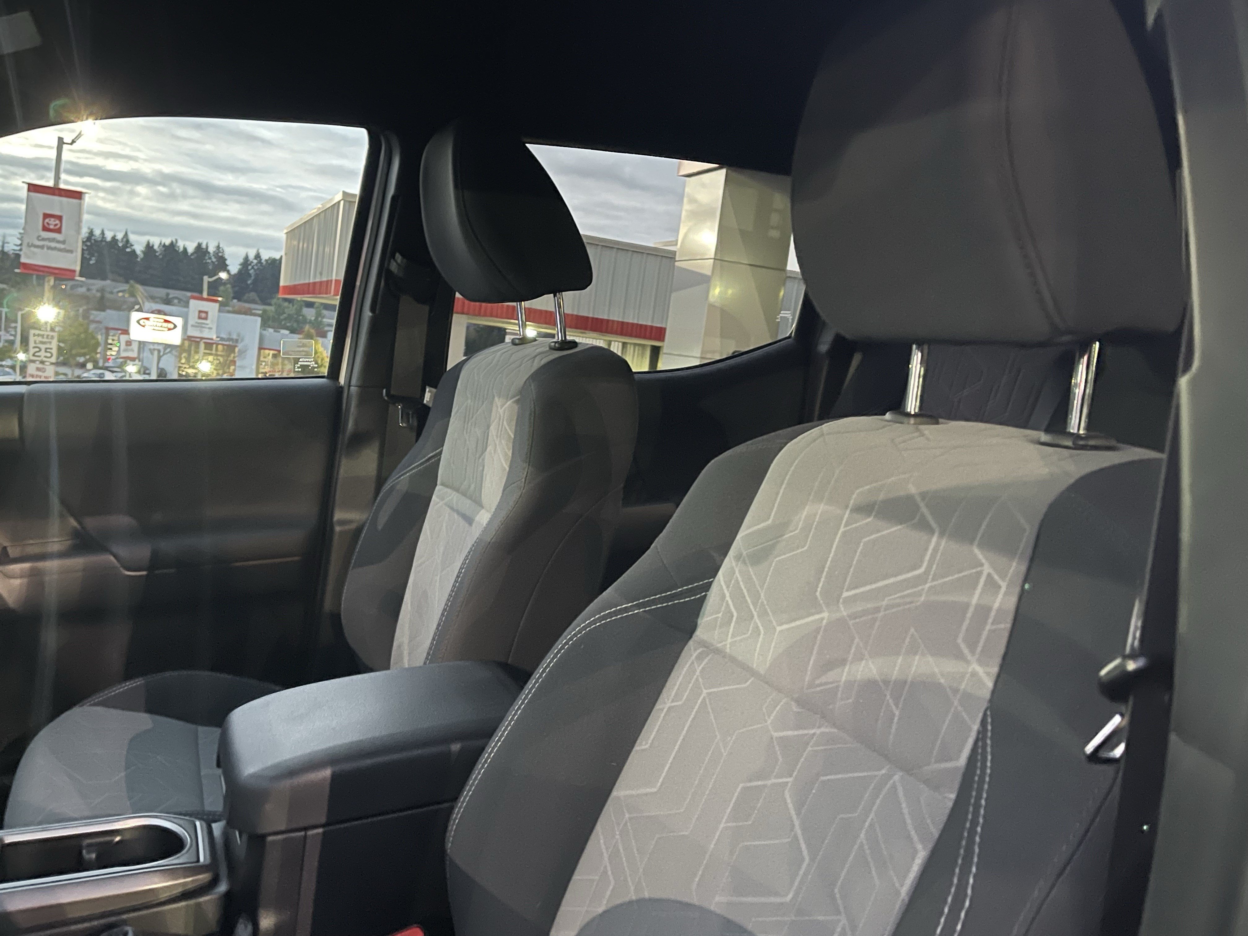 Certified 2020 Toyota Tacoma TRD Sport w/ Technology Package AWD/4WD image 19