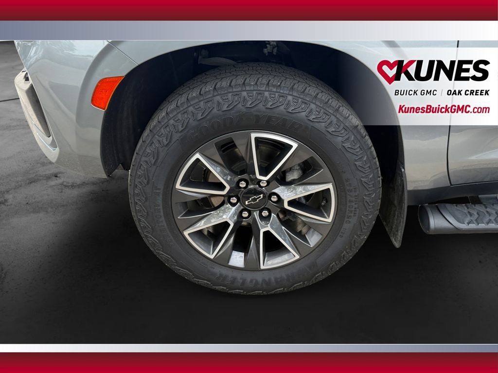 Used 2023 Chevrolet Tahoe Z71 w/ Luxury Package AWD/4WD image 13