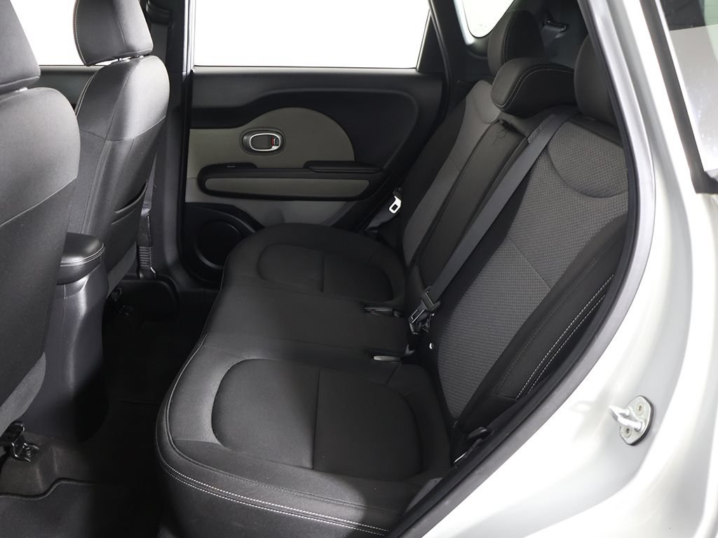 Used 2017 Kia Soul + FWD image 29