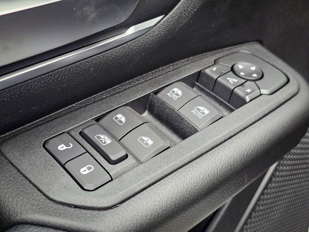 New 2026 RAM 1500 4x4 Crew Cab image 12