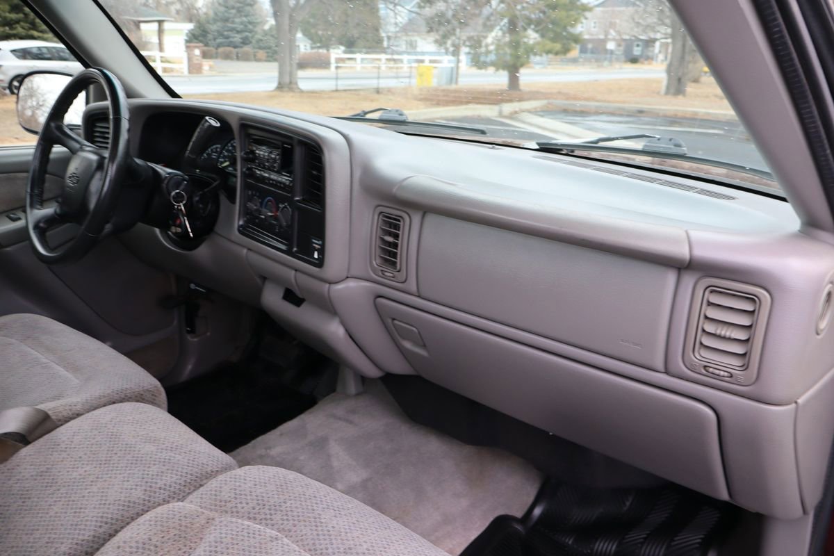 Used 1999 Chevrolet Silverado 1500 LS w/ Firm Ride Suspension Pkg image 16
