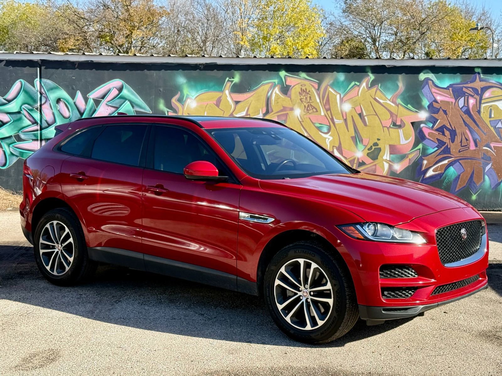 Used 2018 Jaguar F-PACE Premium image 16